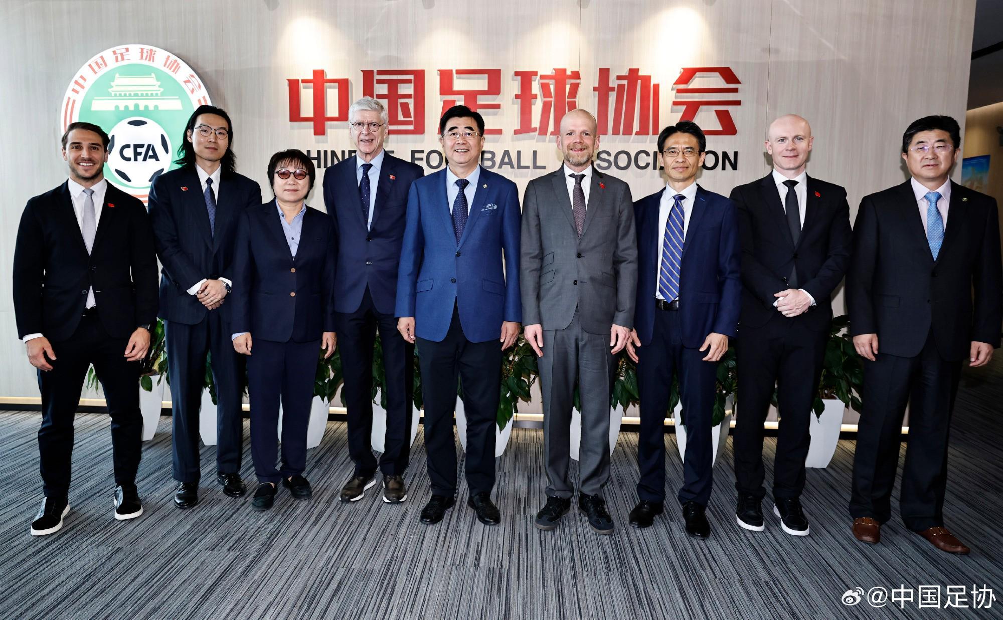 开云移动端-FIFA秘书长、温格一行到访中国足协，考察国家足球青训中心